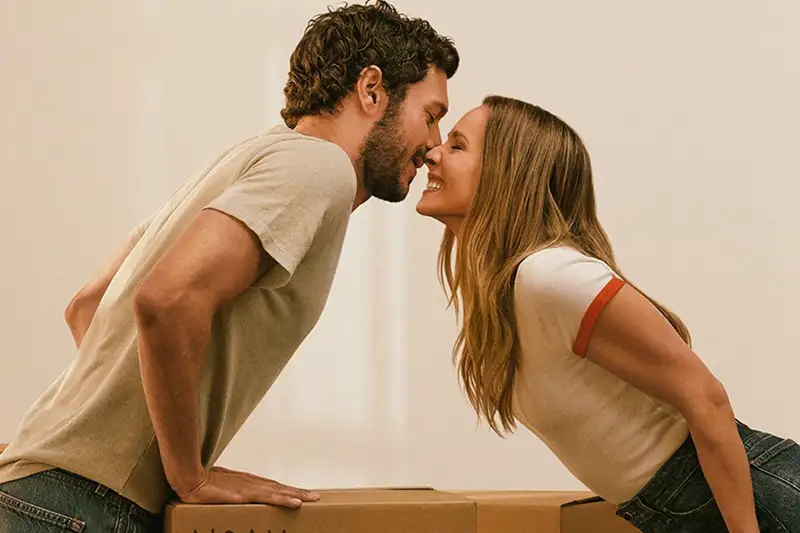 Nobody Wants This Mùa 3: Netflix ấn định ngày ra mắt, hé lộ tình tiết 'Champagne'